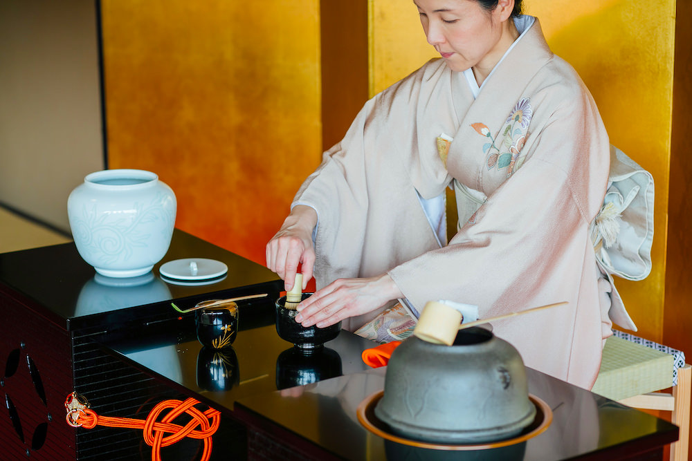 茶人による茶会を体験