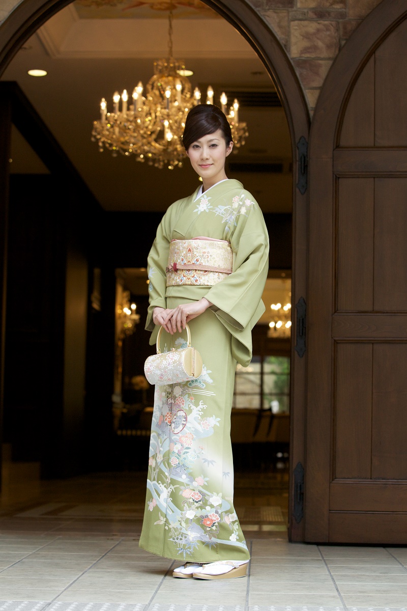 留袖と訪問着の違いがひと目でわかる ーわかりやすい着物基本知識 京都 タガヤ和婚礼