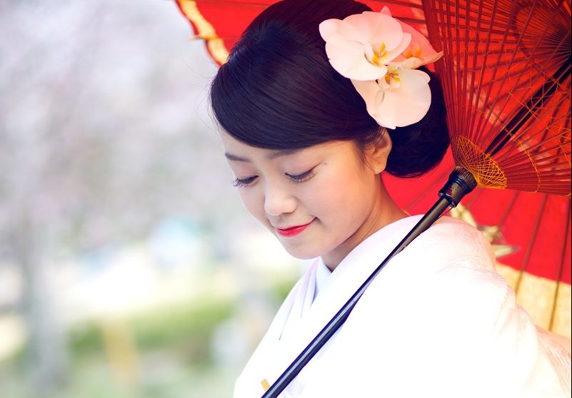 ﾟ 白無垢にぴったりな生花をつかったヘアアレンジ 京都 タガヤ和婚礼