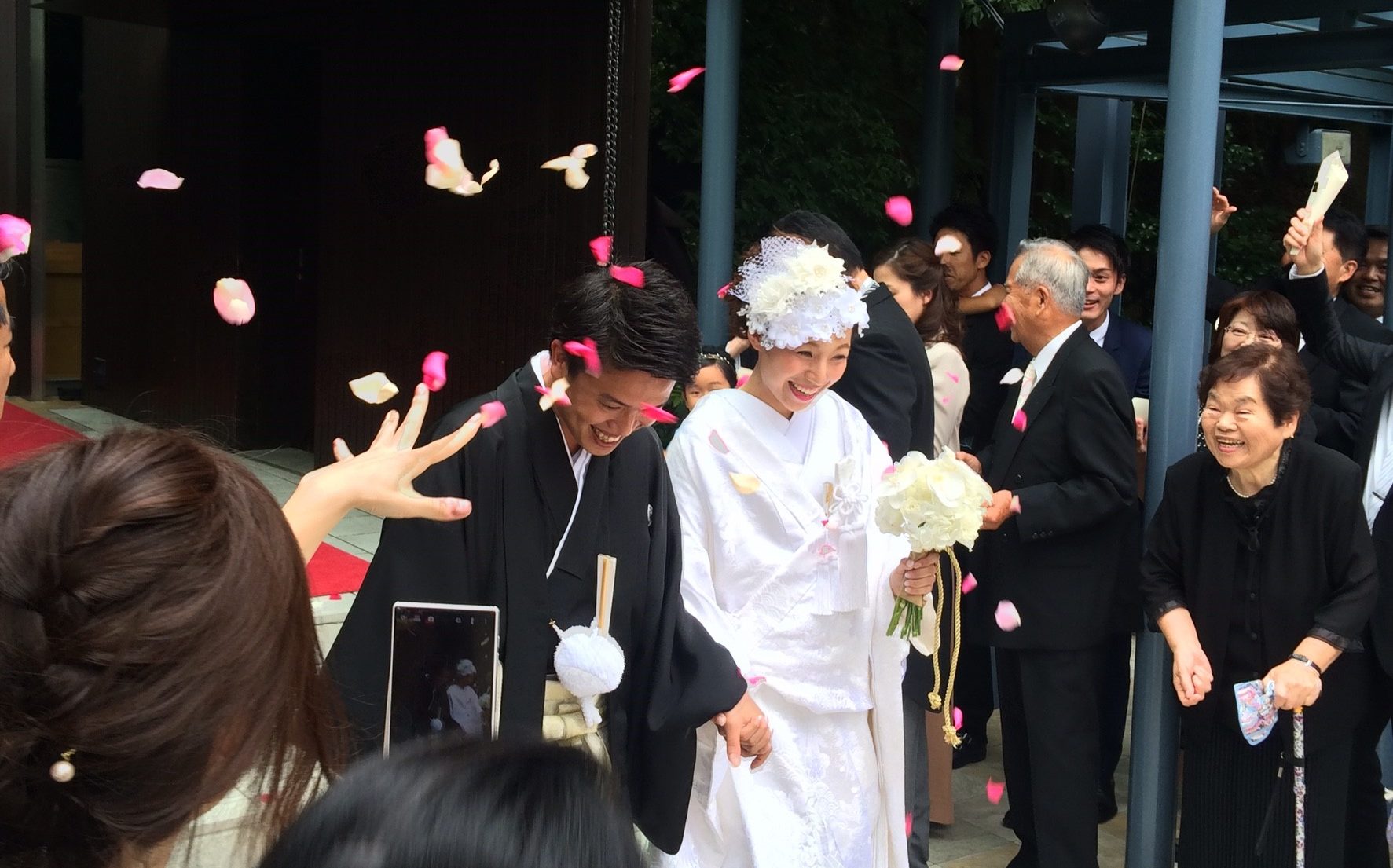 和婚ならではのフラワーシャワー演出 京都 タガヤ和婚礼