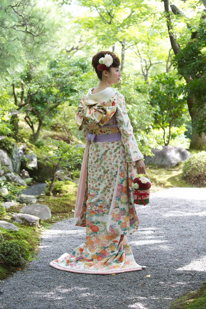 ご友人様の結婚式に 着物と合わせる帯の結び方のおすすめは 京都 タガヤ和婚礼