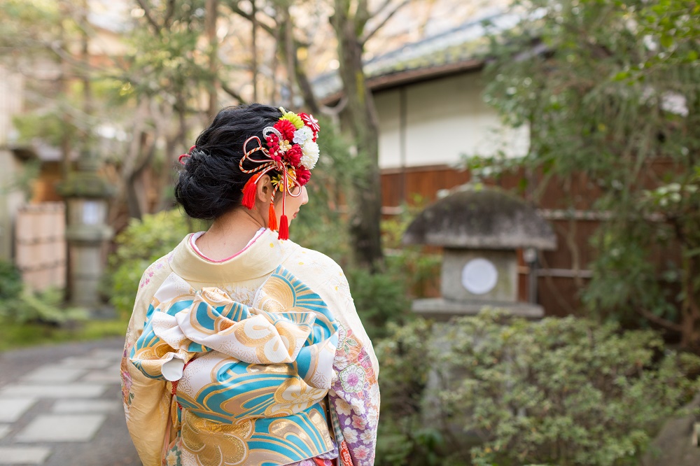 成人式の振袖は着られるの 振袖で凛とした花嫁に 京都 タガヤ和婚礼