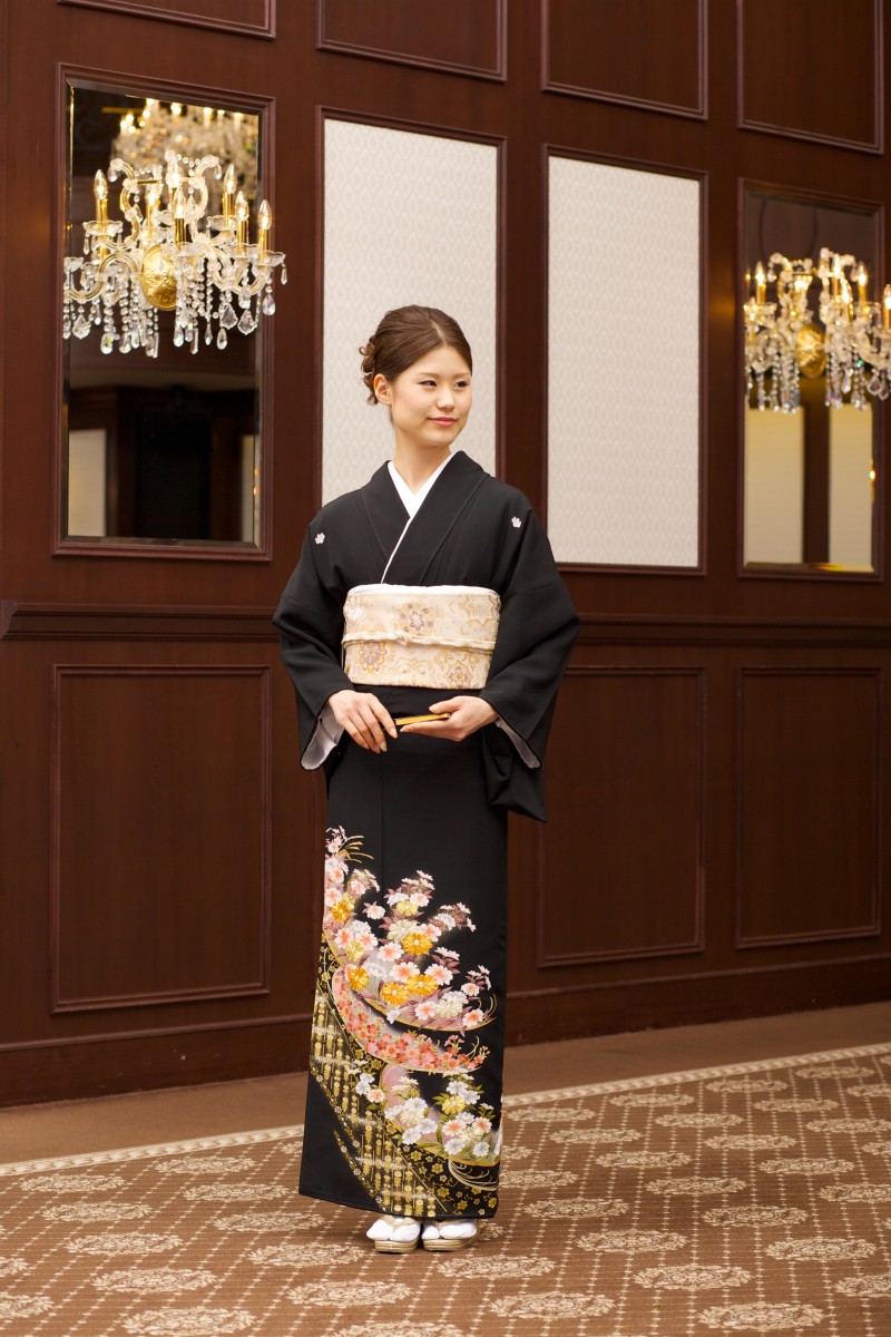 結婚式 ご親族におすすめ 黒留袖の選び方は 京都 タガヤ和婚礼