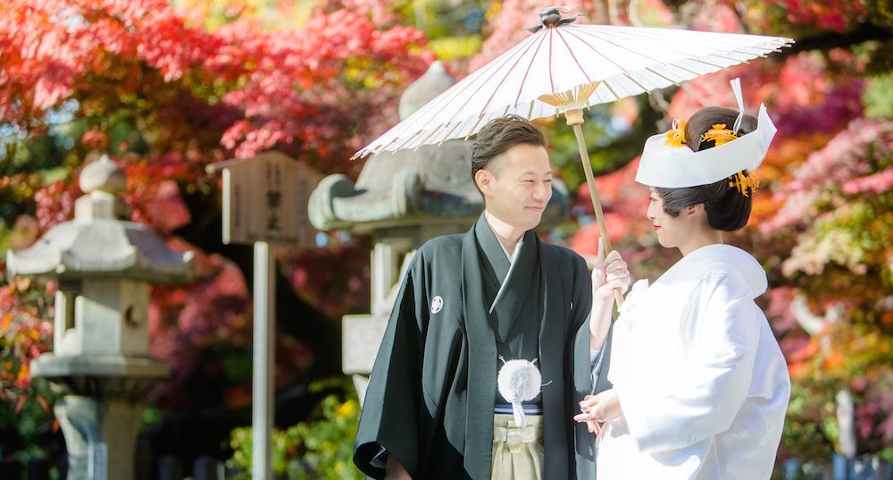 神前挙式＆前撮り】和傘で風情ある和装姿を | 京都/タガヤ和婚礼