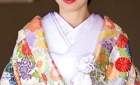 オシャレ花嫁様へ＊色打掛は半衿で人と違う着こなしを | 京都/タガヤ和婚礼