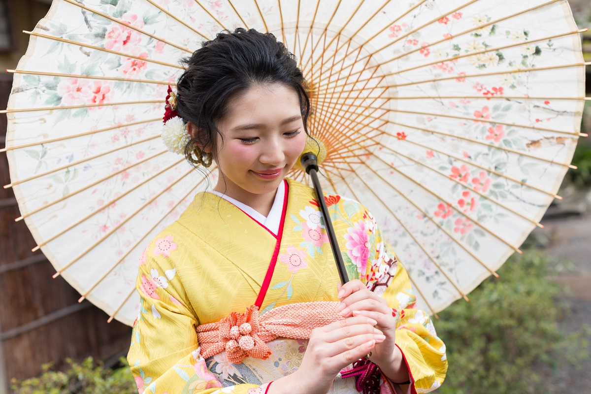 結婚式で華やぐ和装の髪型 丸顔さんに似合うのは 京都 タガヤ和婚礼