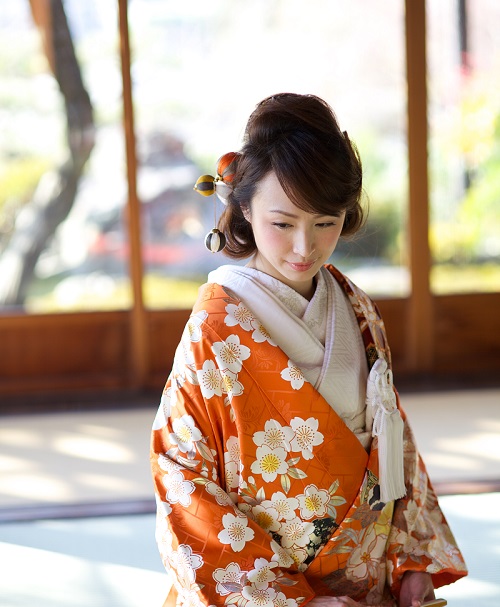 結婚式で華やぐ和装の髪型 丸顔さんに似合うのは 京都 タガヤ和婚礼