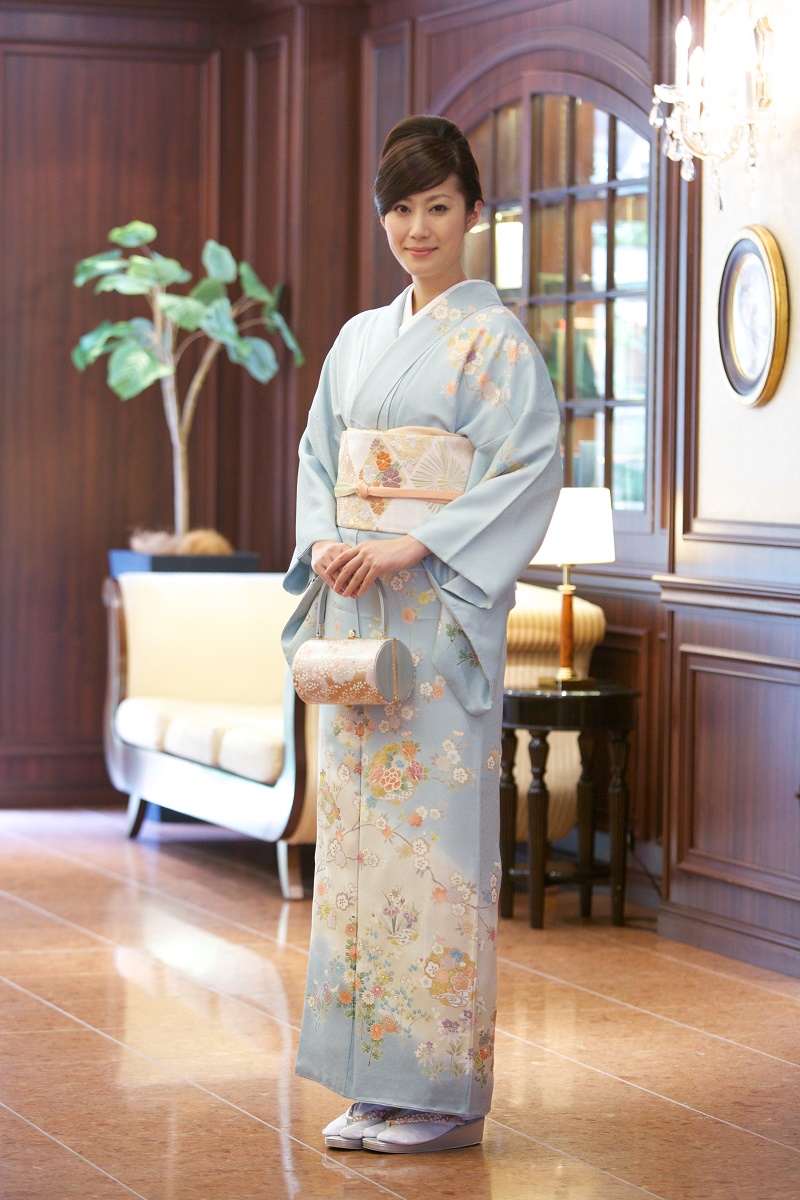 両家の顔合わせ服装 相手の家族に好感を与えるポイントは 京都 タガヤ和婚礼