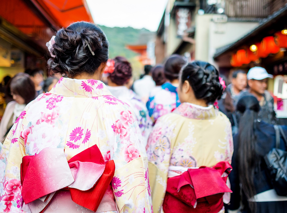 振袖で結婚式に参列 おすすめの髪型やマナーを紹介します 京都 タガヤ和婚礼