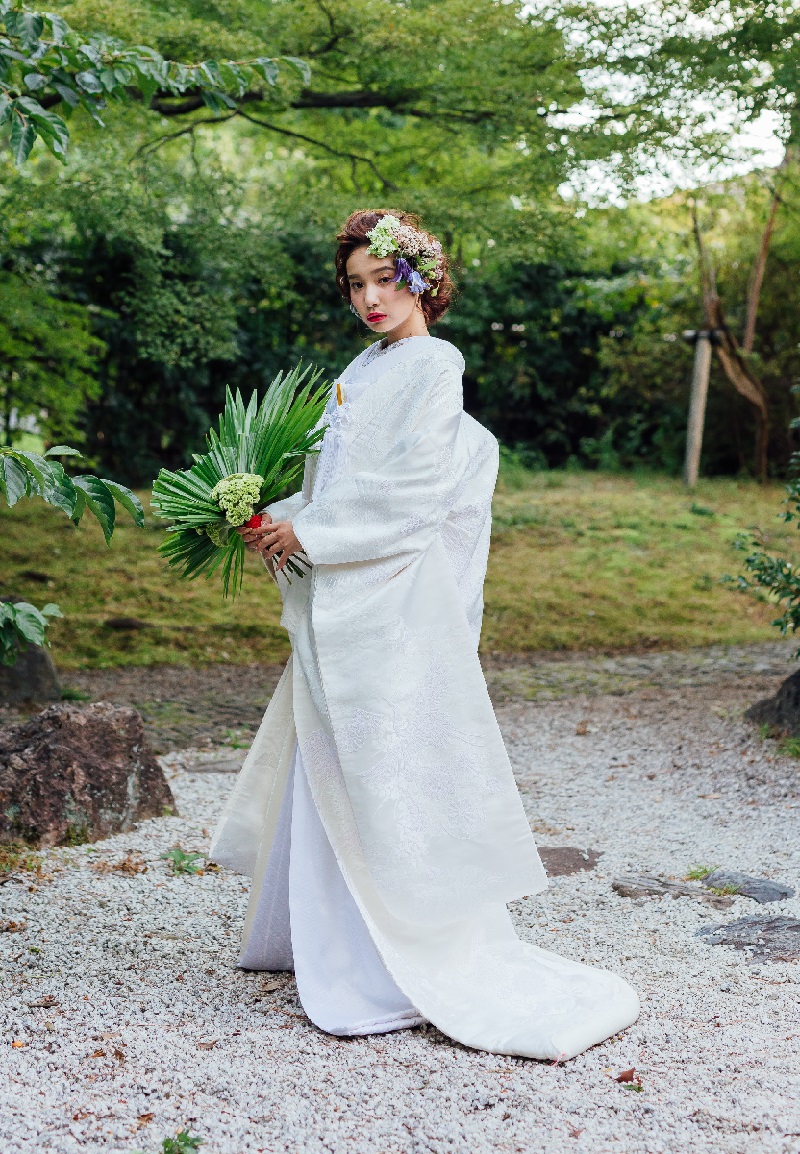 白無垢 花車に鶴 相良刺繍 | 京都/タガヤ和婚礼