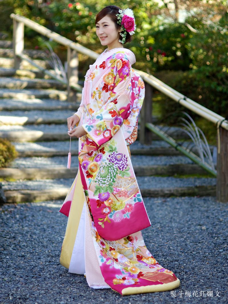 ピンク色打掛】キュートな雰囲気を演出して♪ | 京都/タガヤ和婚礼