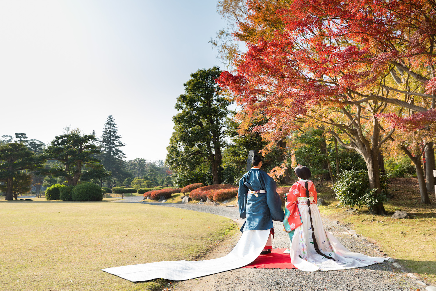 人気急上昇 十二単を着て結婚式 お内裏様とお雛様 京都 タガヤ和婚礼